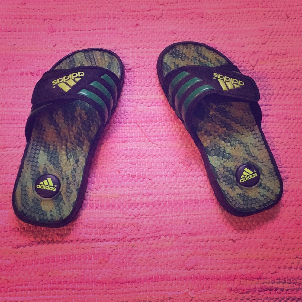 adidas Adissage Camo Green Slides Sandals size 4